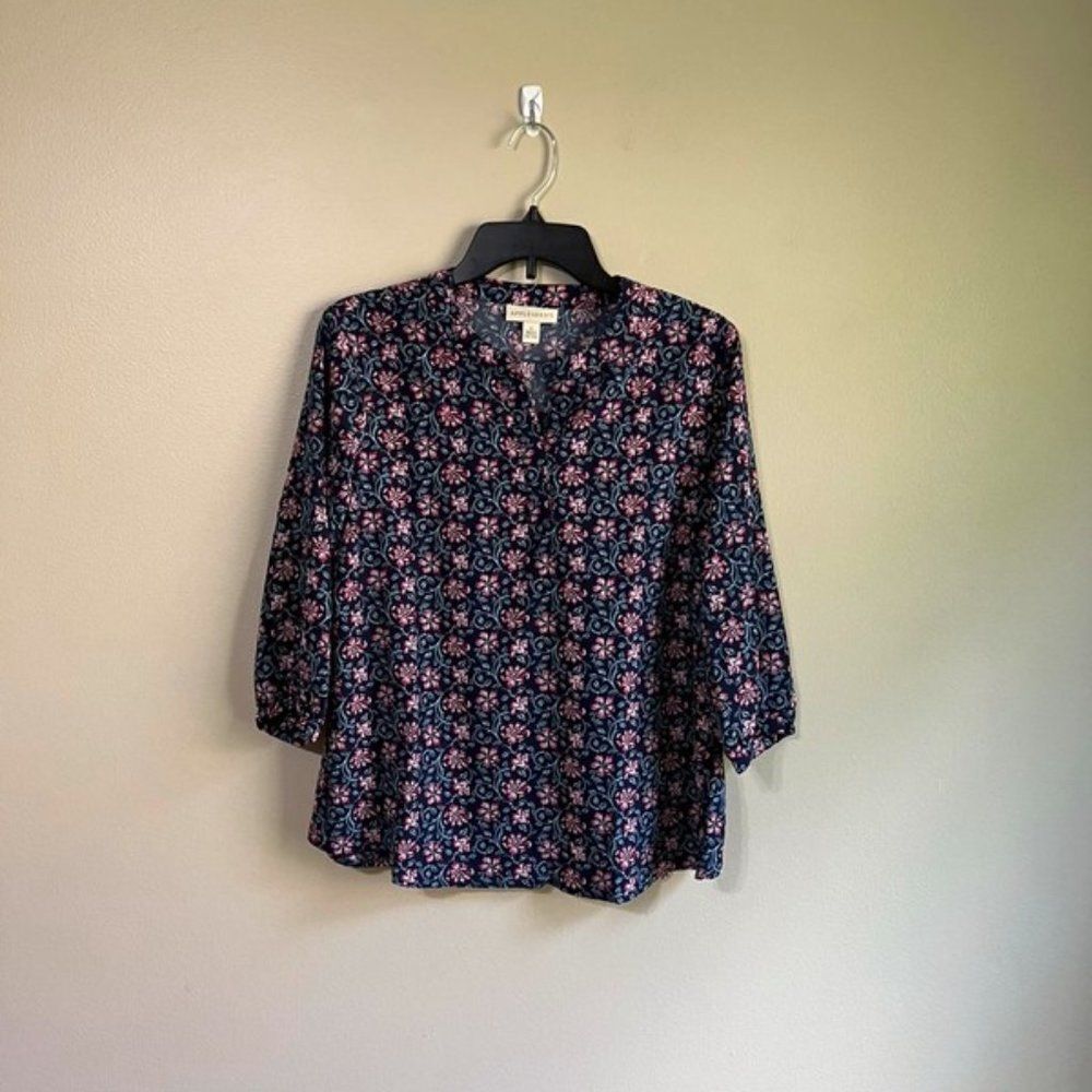 Appleseed's small navy floral top‎